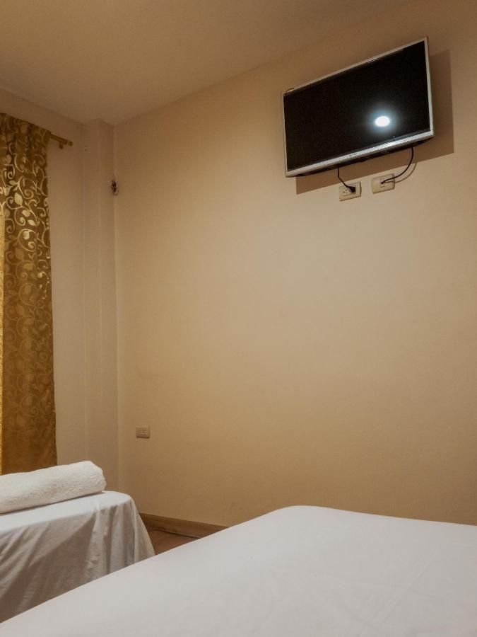 Hostal Tortuga Dorada ปูแอร์โตโลเปซ ภายนอก รูปภาพ