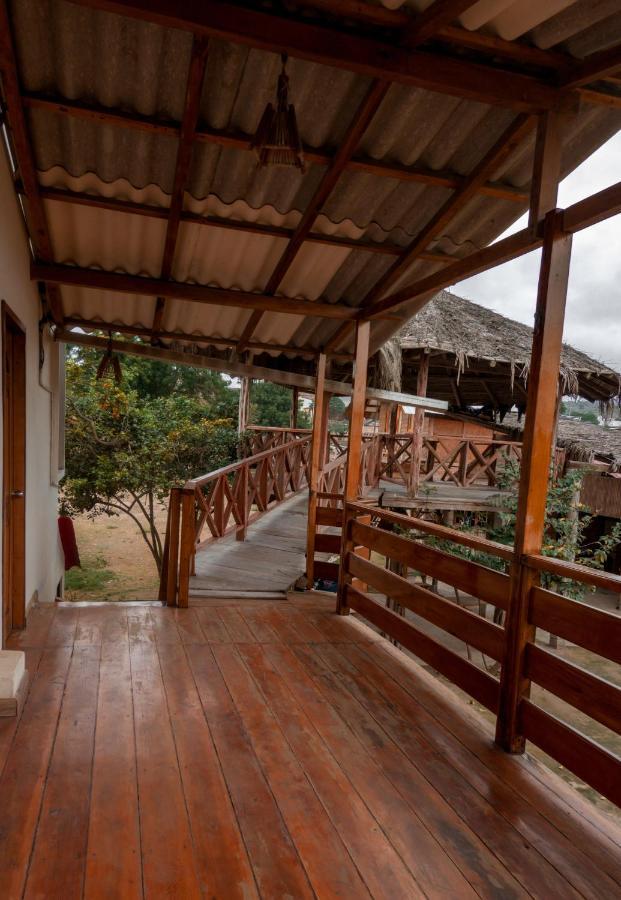 Hostal Tortuga Dorada ปูแอร์โตโลเปซ ภายนอก รูปภาพ