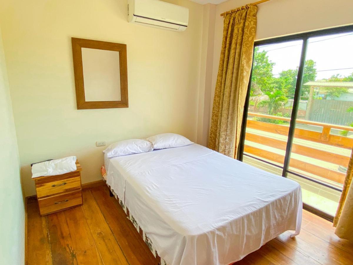 Hostal Tortuga Dorada ปูแอร์โตโลเปซ ภายนอก รูปภาพ
