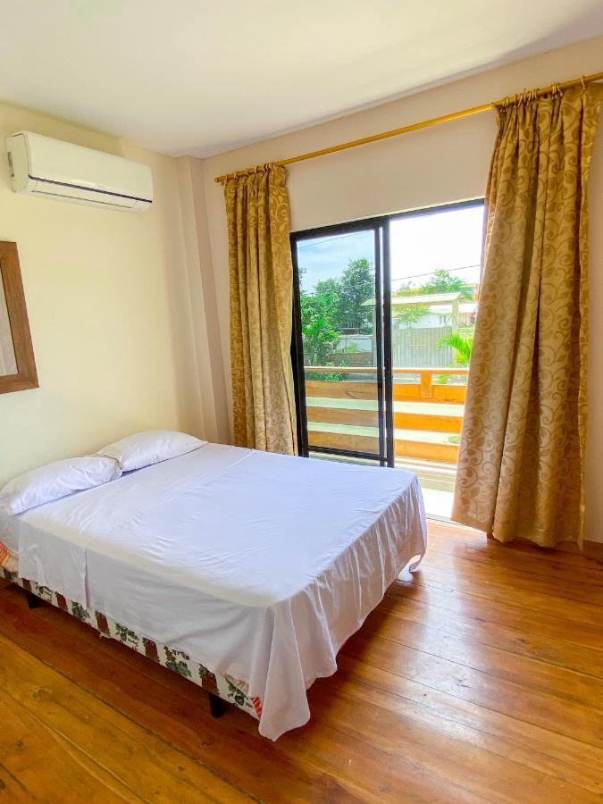 Hostal Tortuga Dorada ปูแอร์โตโลเปซ ภายนอก รูปภาพ