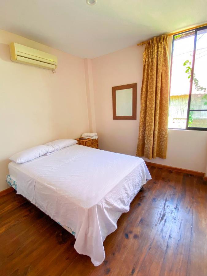 Hostal Tortuga Dorada ปูแอร์โตโลเปซ ภายนอก รูปภาพ