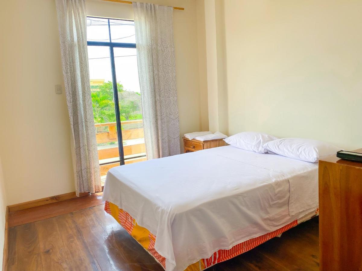 Hostal Tortuga Dorada ปูแอร์โตโลเปซ ภายนอก รูปภาพ