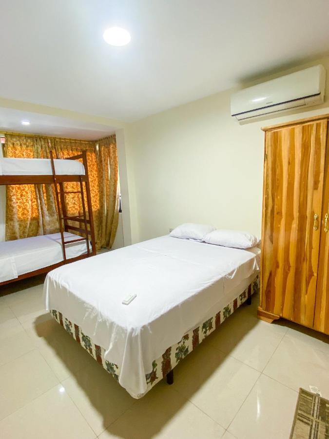 Hostal Tortuga Dorada ปูแอร์โตโลเปซ ภายนอก รูปภาพ