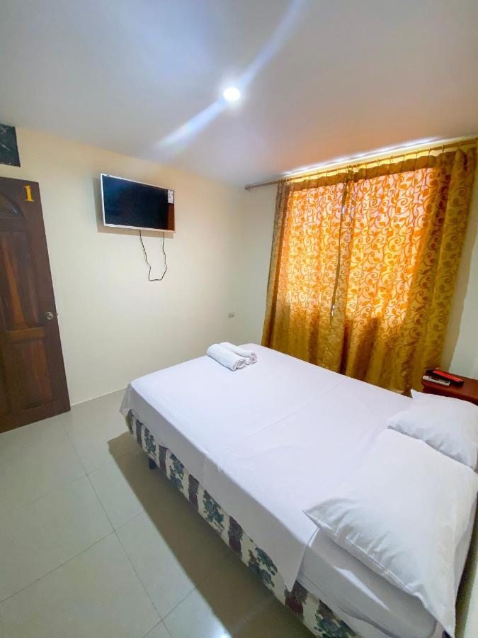Hostal Tortuga Dorada ปูแอร์โตโลเปซ ภายนอก รูปภาพ