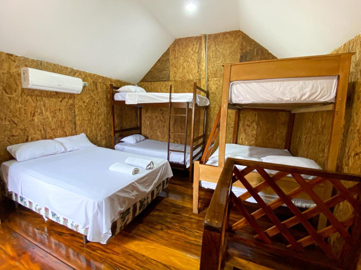 Hostal Tortuga Dorada ปูแอร์โตโลเปซ ภายนอก รูปภาพ