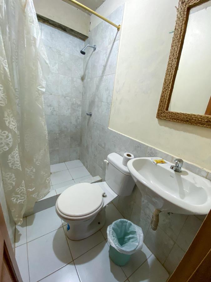 Hostal Tortuga Dorada ปูแอร์โตโลเปซ ภายนอก รูปภาพ